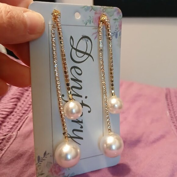 Nwt DENIFERY Rhinestone & Pearl Drop Dangle Earrings Gold tone & White 4" long - Picture 2 of 5